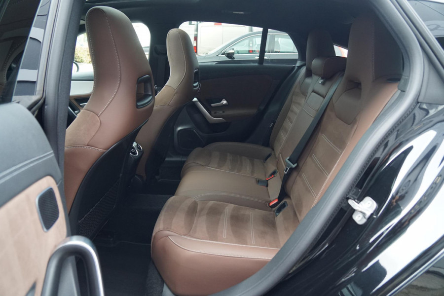 Mercedes-Benz CLA-Klasse Shooting Brake AMG Facelift *INCL. BTW* + BURMESTER / HEAD-UP / PANO / 360 CAMERA / MEMORY