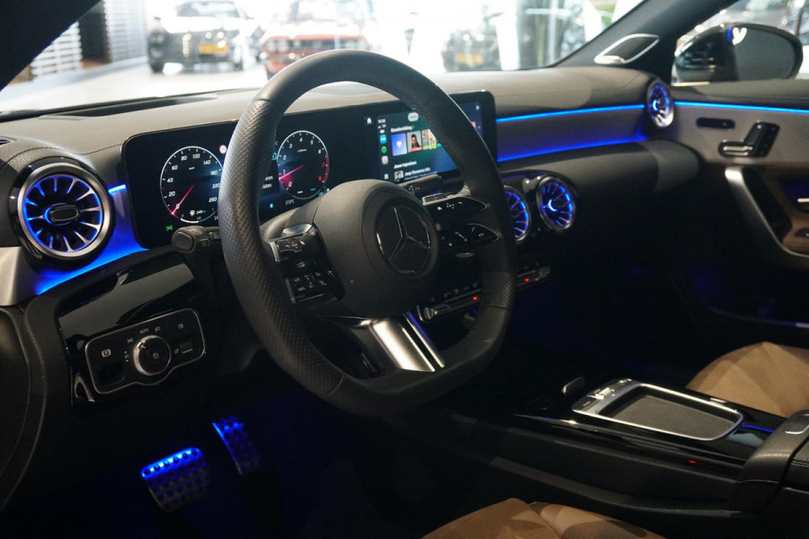Mercedes-Benz CLA-Klasse Shooting Brake AMG Facelift *INCL. BTW* + BURMESTER / HEAD-UP / PANO / 360 CAMERA / MEMORY