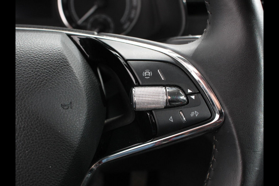 Škoda Kamiq 1.0 TSI 110pk DSG Dynamic Navigatie Apple Carplay/Android Auto Camera Adaptive Cruise Control Stoelverwarming Ledverlichting