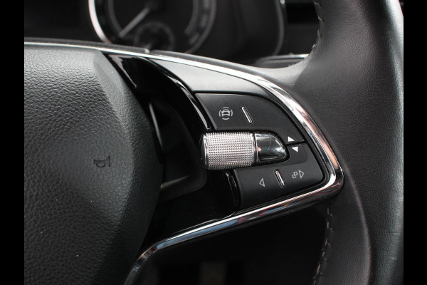 Škoda Kamiq 1.0 TSI 110pk DSG Dynamic Navigatie Apple Carplay/Android Auto Camera Adaptive Cruise Control Stoelverwarming Ledverlichting