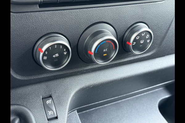 Renault Master Automaat T31 Z.E. L1H2 SOH 97% Laadklep Geïsoleerde Koel laadruimte Airco Cruise control Bluetooth 33kWh Regen-Lichtsensor Schuifdeur Dealeronderhouden 1e Eigenaar Origineel Nederlandse Auto