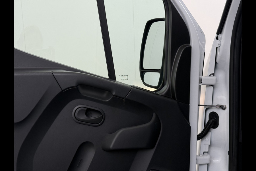 Renault Master Automaat T31 Z.E. L1H2 SOH 97% Laadklep Geïsoleerde Koel laadruimte Airco Cruise control Bluetooth 33kWh Regen-Lichtsensor Schuifdeur Dealeronderhouden 1e Eigenaar Origineel Nederlandse Auto