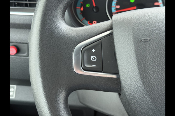 Renault Master Automaat T31 Z.E. L1H2 SOH 97% Laadklep Geïsoleerde Koel laadruimte Airco Cruise control Bluetooth 33kWh Regen-Lichtsensor Schuifdeur Dealeronderhouden 1e Eigenaar Origineel Nederlandse Auto