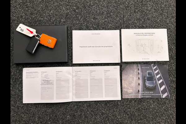 Volvo XC40 1.5 T4 Plug-in hybrid I Achteruitrijcamera I Alcantara I Keyless I Electr. klep.