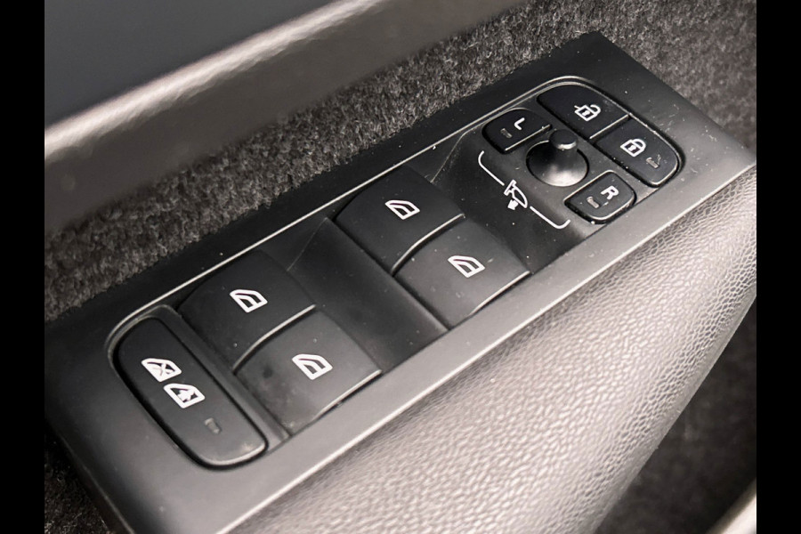 Volvo XC40 1.5 T4 Plug-in hybrid I Achteruitrijcamera I Alcantara I Keyless I Electr. klep.