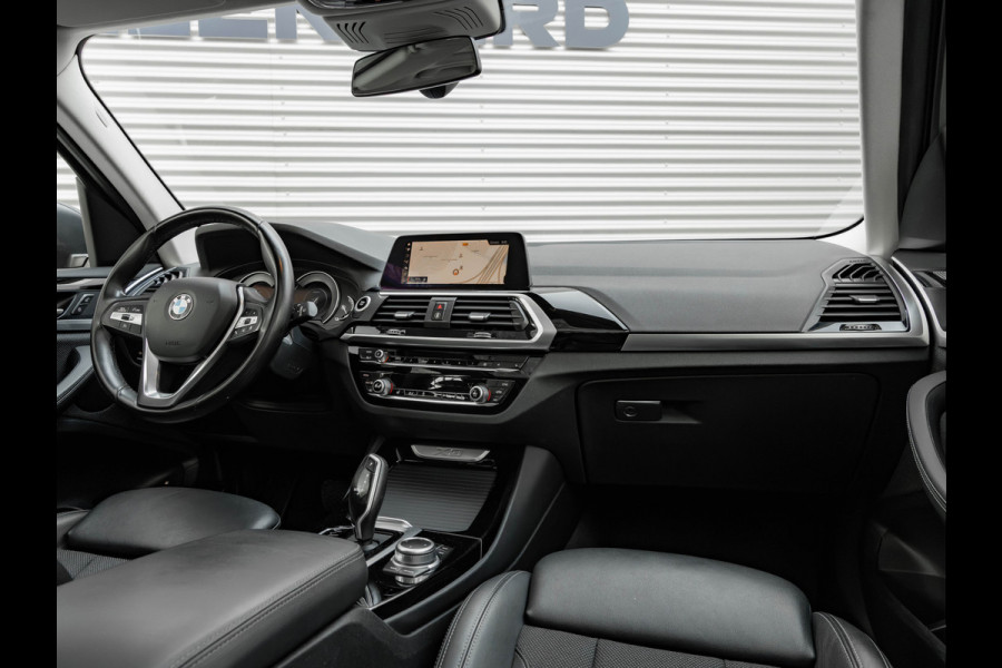 BMW X3 xDrive30e - Pano - Trekhaak - Camera - Sportstoelen - Stoelverwarming