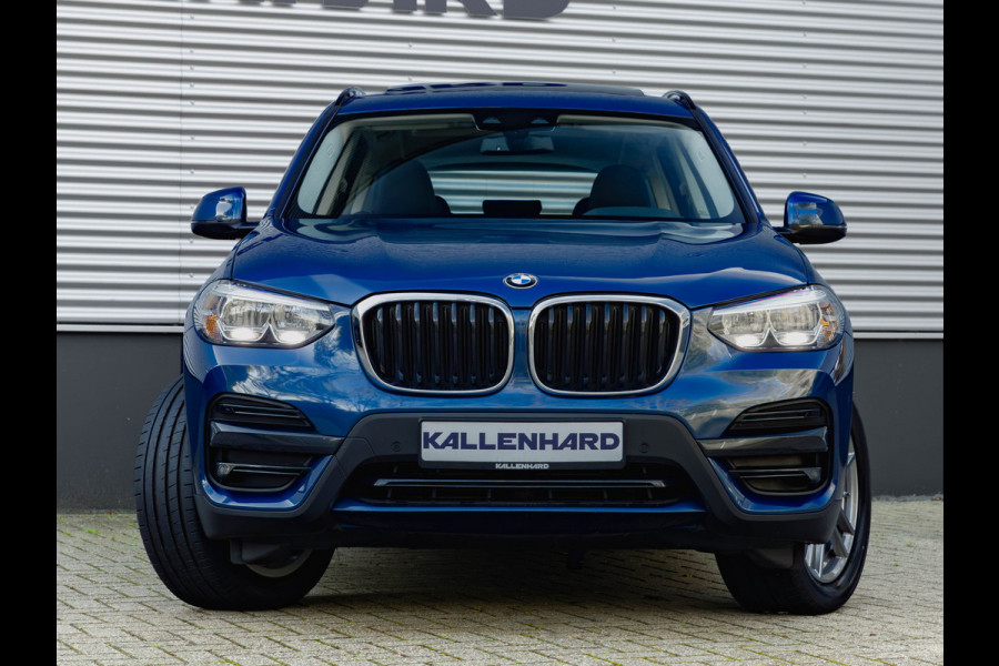 BMW X3 xDrive30e - Pano - Trekhaak - Camera - Sportstoelen - Stoelverwarming