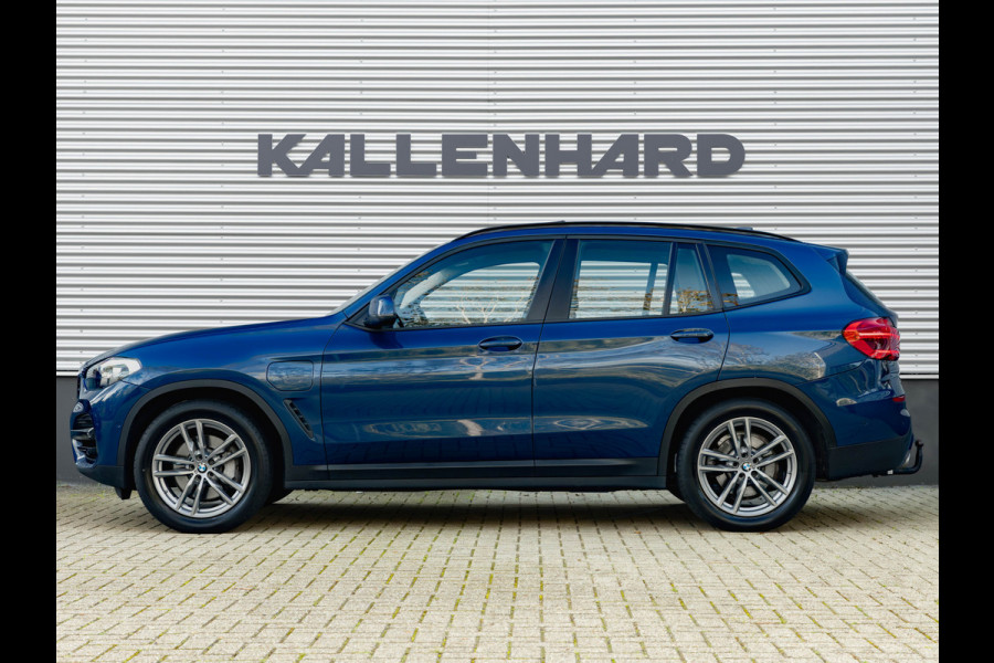 BMW X3 xDrive30e - Pano - Trekhaak - Camera - Sportstoelen - Stoelverwarming