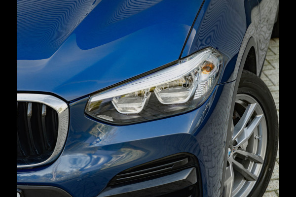 BMW X3 xDrive30e - Pano - Trekhaak - Camera - Sportstoelen - Stoelverwarming
