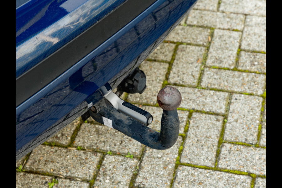 BMW X3 xDrive30e - Pano - Trekhaak - Camera - Sportstoelen - Stoelverwarming