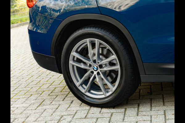 BMW X3 xDrive30e - Pano - Trekhaak - Camera - Sportstoelen - Stoelverwarming