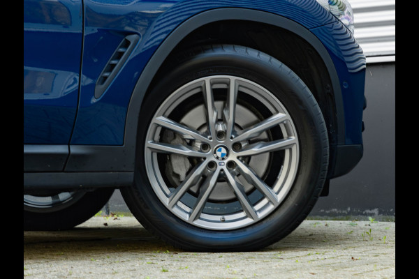 BMW X3 xDrive30e - Pano - Trekhaak - Camera - Sportstoelen - Stoelverwarming