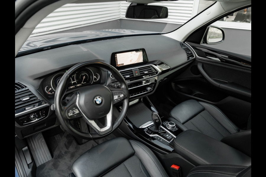 BMW X3 xDrive30e - Pano - Trekhaak - Camera - Sportstoelen - Stoelverwarming