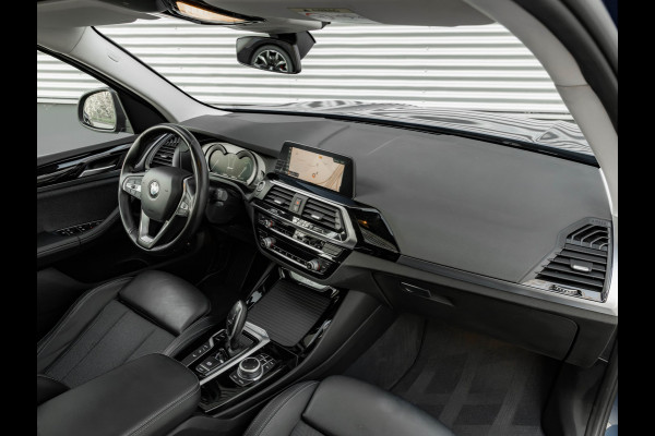 BMW X3 xDrive30e - Pano - Trekhaak - Camera - Sportstoelen - Stoelverwarming