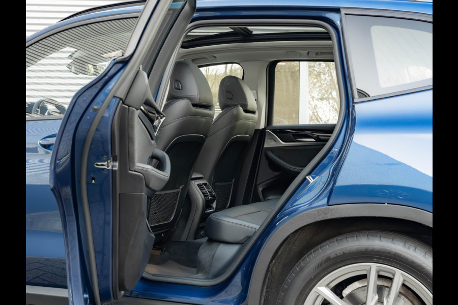 BMW X3 xDrive30e - Pano - Trekhaak - Camera - Sportstoelen - Stoelverwarming