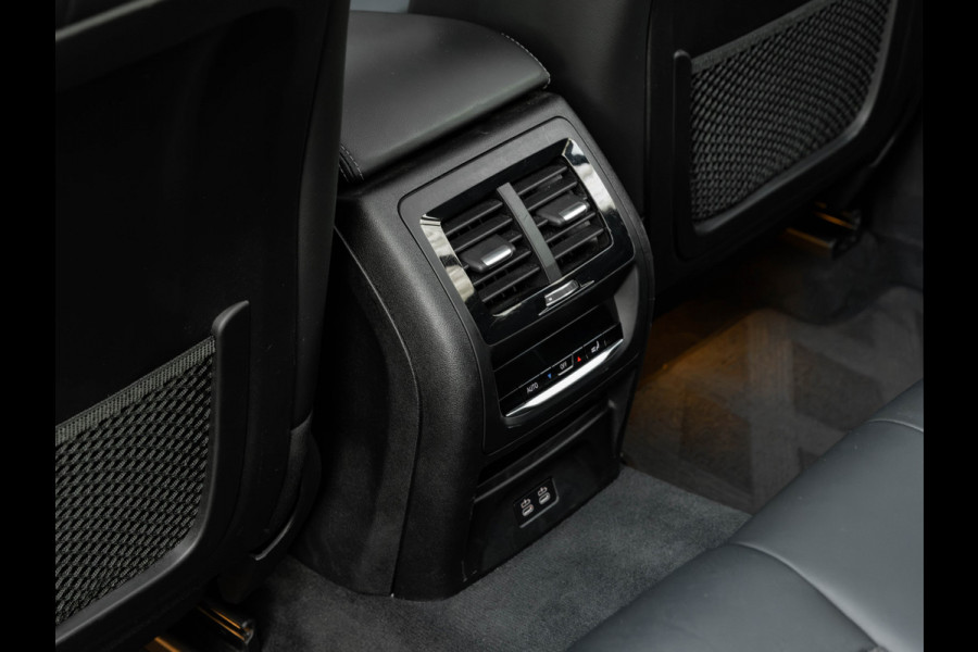 BMW X3 xDrive30e - Pano - Trekhaak - Camera - Sportstoelen - Stoelverwarming