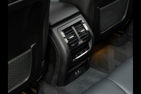 BMW X3 xDrive30e - Pano - Trekhaak - Camera - Sportstoelen - Stoelverwarming