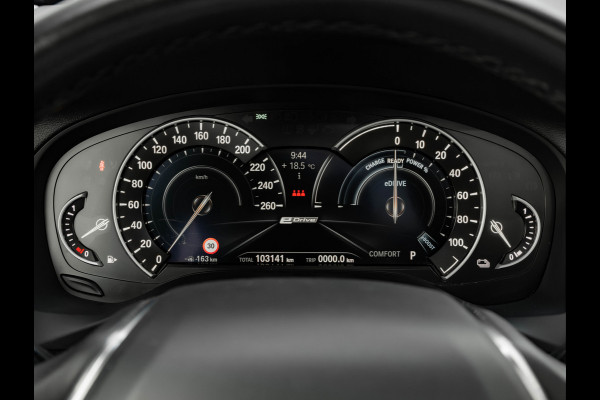 BMW X3 xDrive30e - Pano - Trekhaak - Camera - Sportstoelen - Stoelverwarming