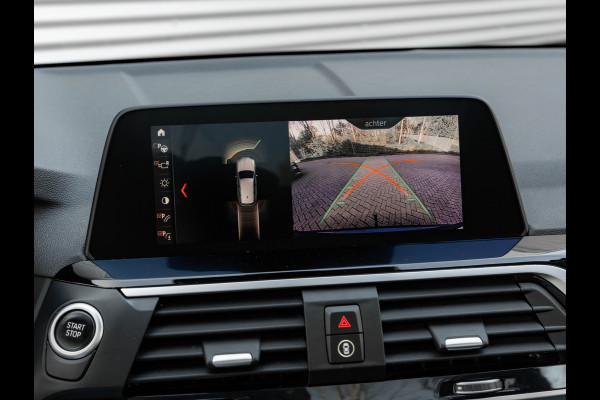 BMW X3 xDrive30e - Pano - Trekhaak - Camera - Sportstoelen - Stoelverwarming