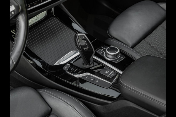 BMW X3 xDrive30e - Pano - Trekhaak - Camera - Sportstoelen - Stoelverwarming