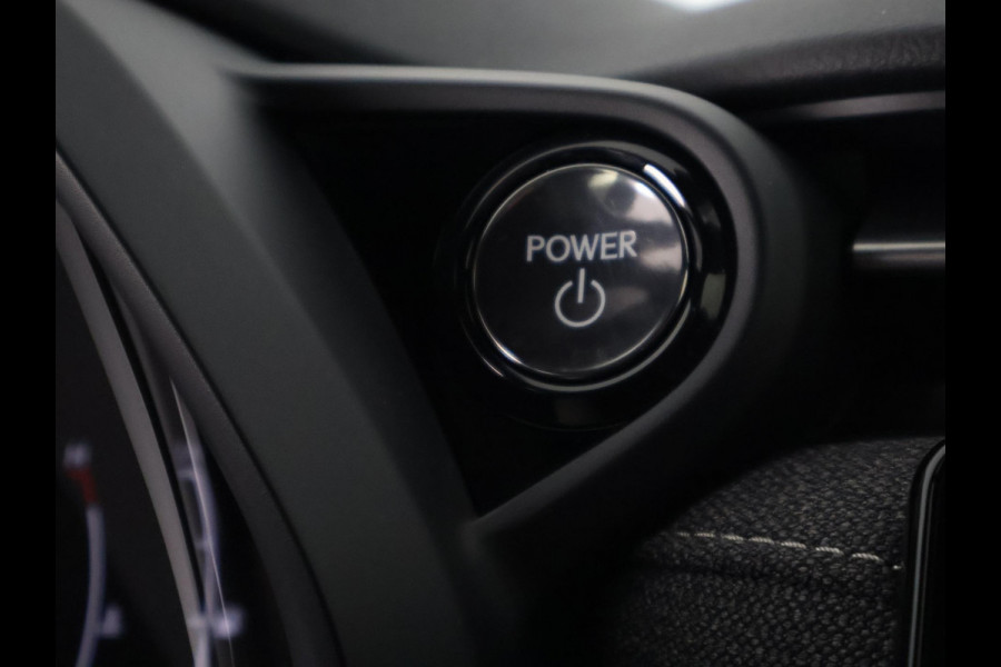 Lexus LBX 1.5 Business Line 2WD | Dodehoek detectie | Stuur- & Stoelverwarming | Navigatie | Parkeersensoren |