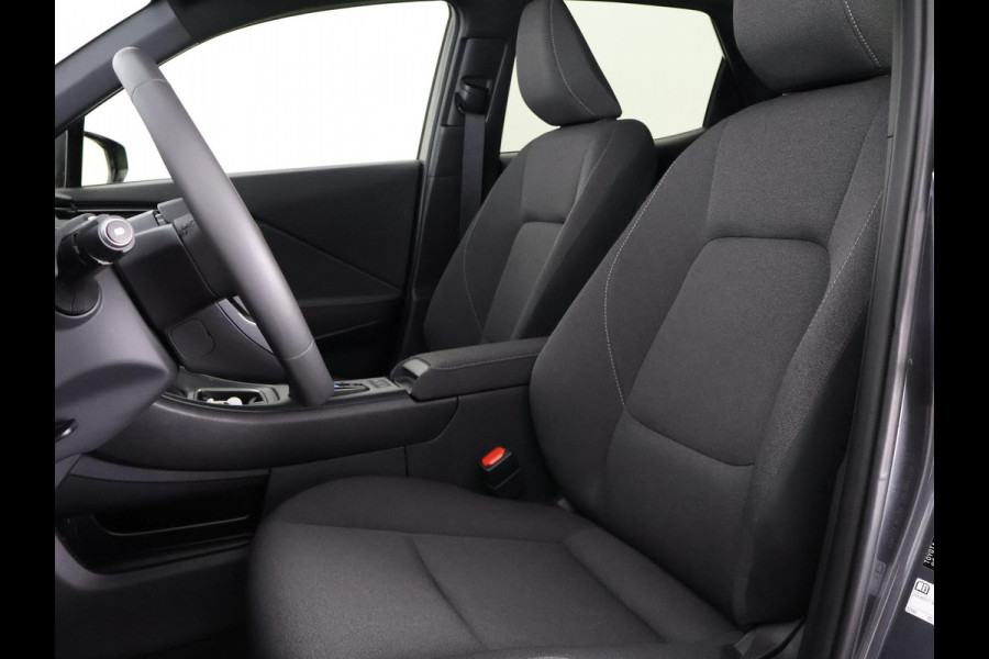 Lexus LBX 1.5 Business Line 2WD | Dodehoek detectie | Stuur- & Stoelverwarming | Navigatie | Parkeersensoren |