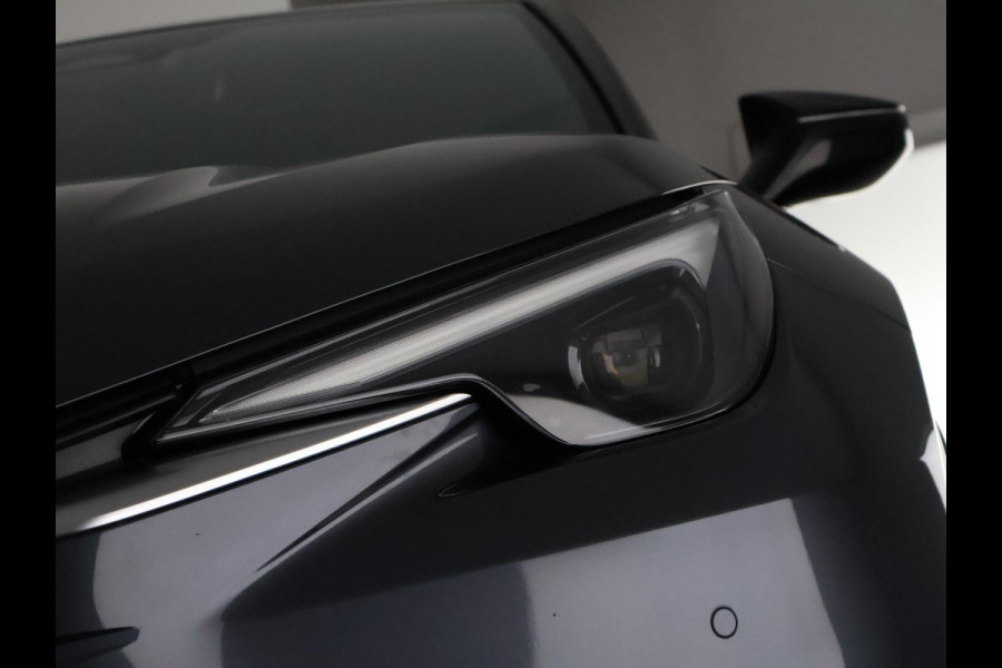 Lexus LBX 1.5 Business Line 2WD | Dodehoek detectie | Stuur- & Stoelverwarming | Navigatie | Parkeersensoren |