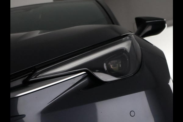 Lexus LBX 1.5 Business Line 2WD | Dodehoek detectie | Stuur- & Stoelverwarming | Navigatie | Parkeersensoren |