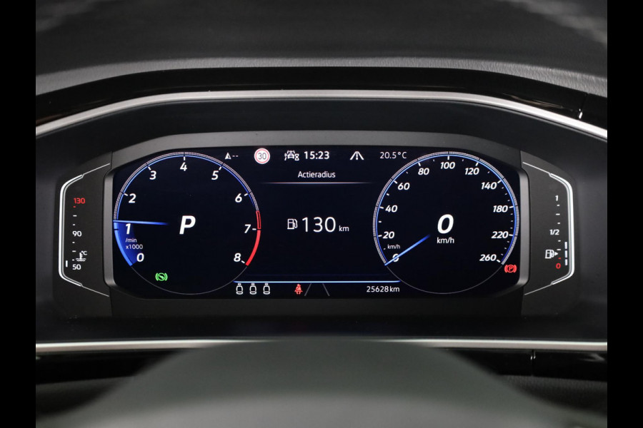 Volkswagen T-Roc 1.5 TSI R-Line 150 PK | Automaat (DSG) | Parkeersensoren Led | Keyless entry