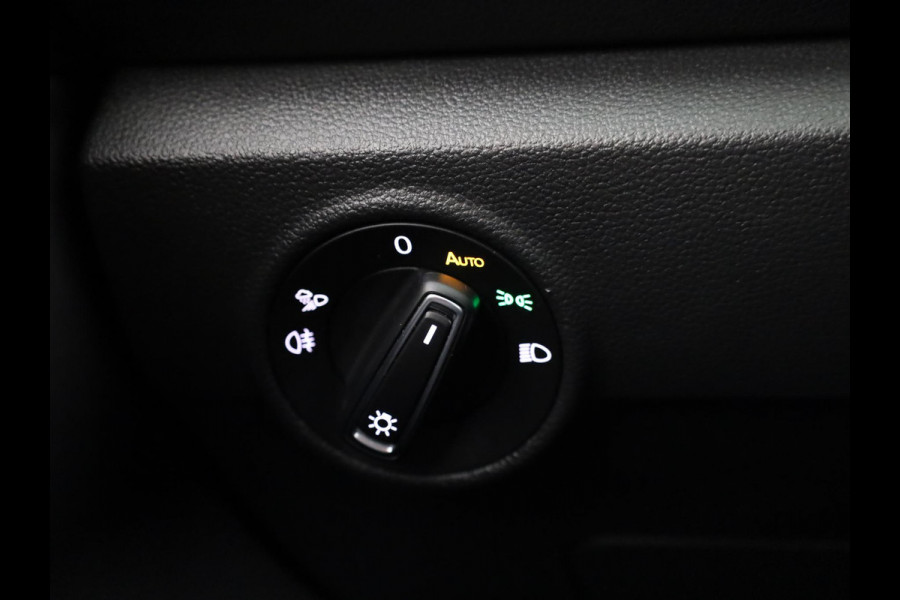 Volkswagen T-Roc 1.5 TSI R-Line 150 PK | Automaat (DSG) | Parkeersensoren Led | Keyless entry