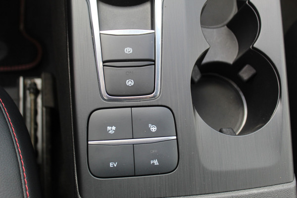 Ford Kuga 2.5 PHEV ST-Line X , 225pk , 1500kg Trekgewicht Climate control , Stoel en voorruitverwarming , Navigatie , Cruise control adaptief , Bluetooth , Camera