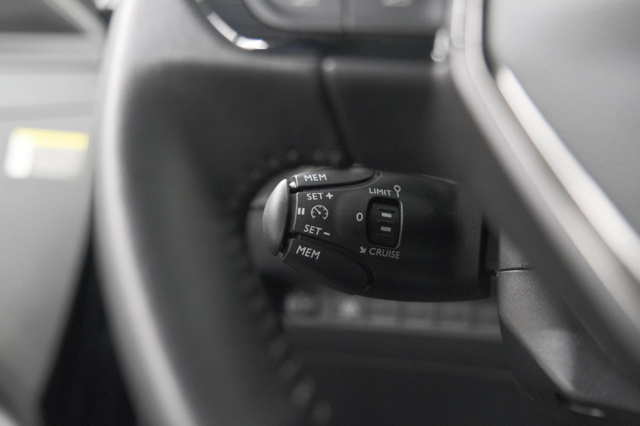 Peugeot 208 PureTech 100 EAT8 Allure Pack | Keyless | Camera | Navigatie | Parkeersensoren | Apple Carplay