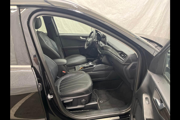 Ford Kuga 2.5 PHEV Vignale | Trekhaak Wegklapbaar | Panoramadak | Winter Pack | Adaptive cruise control | Dodehoeksensoren