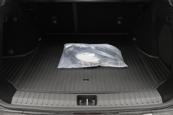 Lynk & Co 08 1.5 More Panoramadak, H&K Sound, ACC, 360° Camera, Ventilatie/Massage Stoelen, DAB, 21''