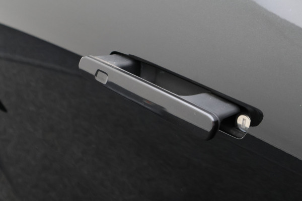 Lynk & Co 08 1.5 More Panoramadak, H&K Sound, ACC, 360° Camera, Ventilatie/Massage Stoelen, DAB, 21''