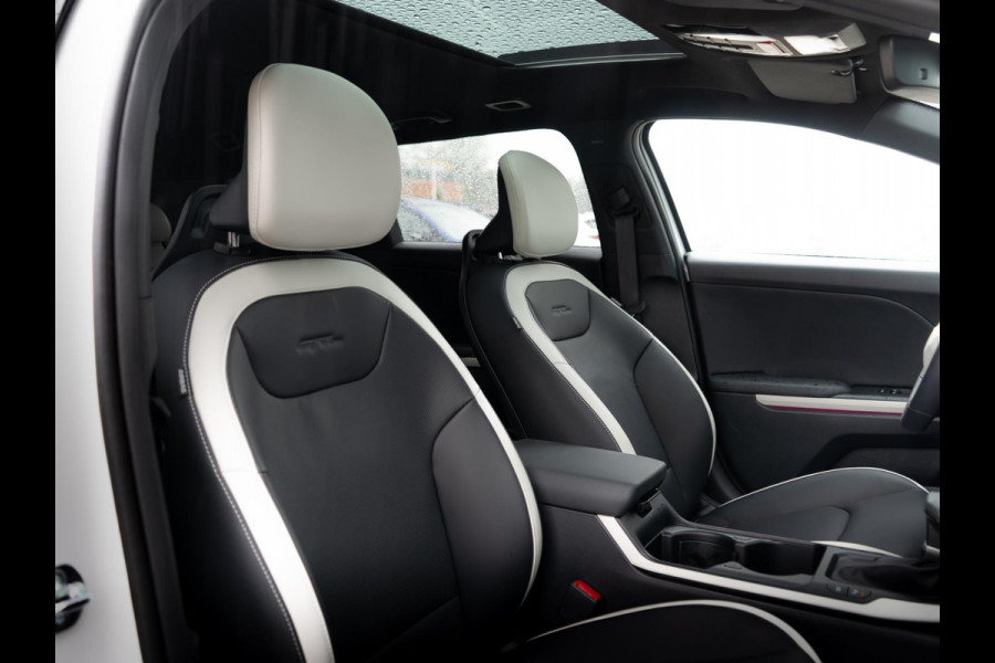 Kia K4 Sportswagon 1.0 T-GDi MHEV GT-PlusLine | Actieprijs* | OP VOORRAAD | Stoel en stuurverwarming | Schuifkanteldak | Navi. | Clima. | Adapt. Cruise. | Dodehoekcamera | Harman Kardon | Intelligente Parkeerassistentie | GT-Line Vegan Lederen Stoelbekleding | Parkeersensoren