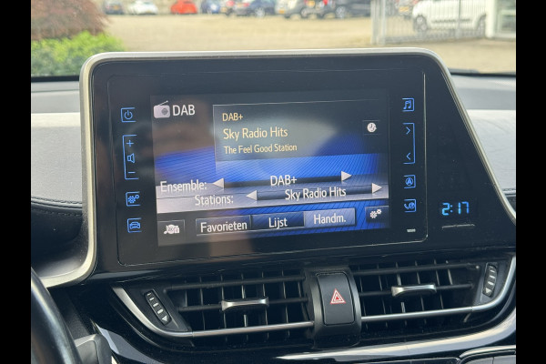 Toyota C-HR 1.8 Hybrid Dynamic | Trekhaak afn., Navi, Camera, Stoelverw., Adapt. Cruise | Dealeronderhouden | NAP |