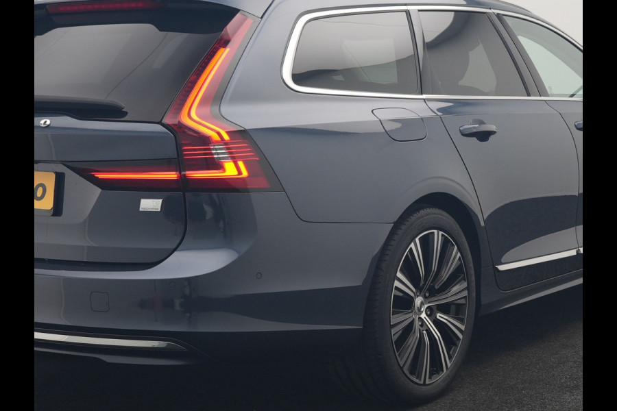 Volvo V90 T8 AWD Ultimate Bright LONG RANGE PHEV 350pk | Trekhaak Af Fabriek | Panodak | Adaptive Cruise | 360 Camera | Head Up | Lederen Sportstoelen Memory & Massage & Ventilatie | Bowers & Wilkins | Blis | Keyless | Stuur & Stoelen Verwarmd | Plug In Hybrid |
