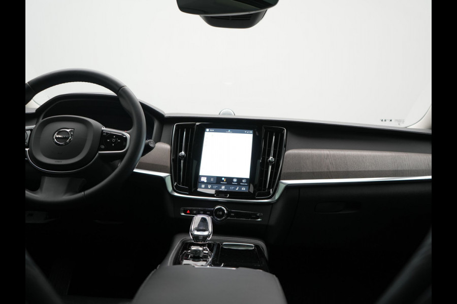 Volvo V90 T8 AWD Ultimate Bright LONG RANGE PHEV 350pk | Trekhaak Af Fabriek | Panodak | Adaptive Cruise | 360 Camera | Head Up | Lederen Sportstoelen Memory & Massage & Ventilatie | Bowers & Wilkins | Blis | Keyless | Stuur & Stoelen Verwarmd | Plug In Hybrid |