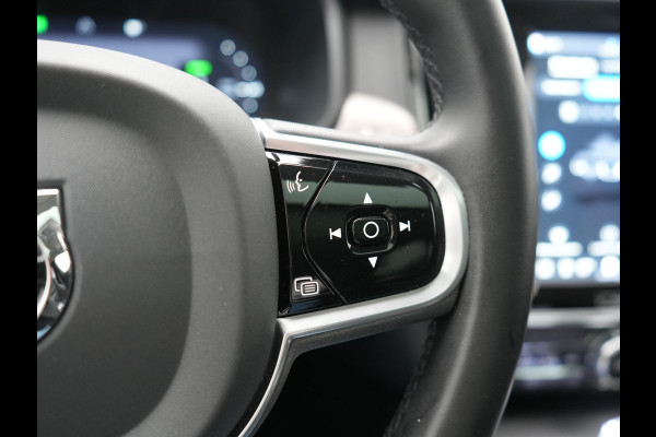 Volvo V90 T8 AWD Ultimate Bright LONG RANGE PHEV 350pk | Trekhaak Af Fabriek | Panodak | Adaptive Cruise | 360 Camera | Head Up | Lederen Sportstoelen Memory & Massage & Ventilatie | Bowers & Wilkins | Blis | Keyless | Stuur & Stoelen Verwarmd | Plug In Hybrid |