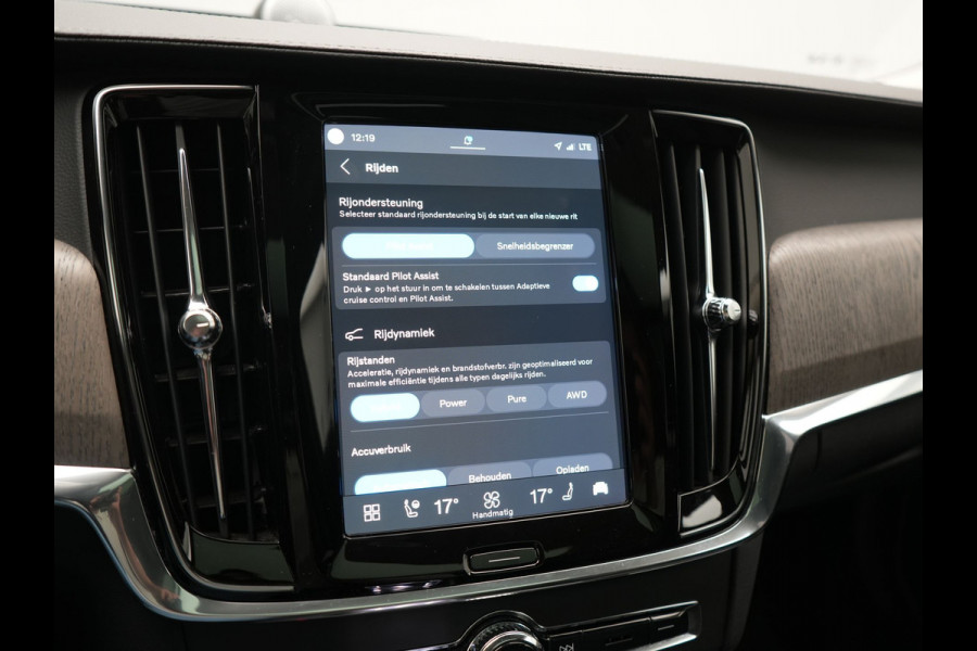 Volvo V90 T8 AWD Ultimate Bright LONG RANGE PHEV 350pk | Trekhaak Af Fabriek | Panodak | Adaptive Cruise | 360 Camera | Head Up | Lederen Sportstoelen Memory & Massage & Ventilatie | Bowers & Wilkins | Blis | Keyless | Stuur & Stoelen Verwarmd | Plug In Hybrid |