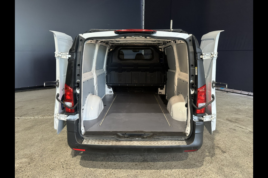 Mercedes-Benz Vito 116 CDI 164pk L2H1 Euro6 Airco | Cruisecontrol | Parkeersensoren Stoelverwarming, Bijrijdersbank
