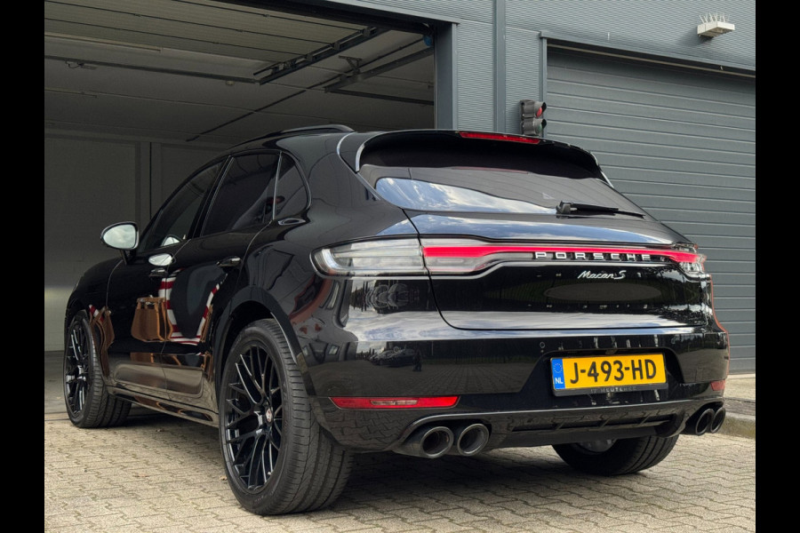 Porsche Macan 3.0 S / KERAMISCH / BURMESTER / 360 CAM / CARBON / 21 INCH / PANO / LUCHTVERING / TREKHAAK ELEKTR. / STOELVENT. !