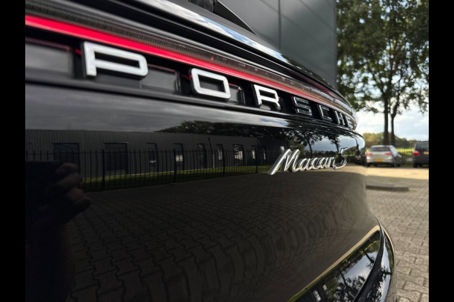 Porsche Macan 3.0 S / KERAMISCH / BURMESTER / 360 CAM / CARBON / 21 INCH / PANO / LUCHTVERING / TREKHAAK ELEKTR. / STOELVENT. !