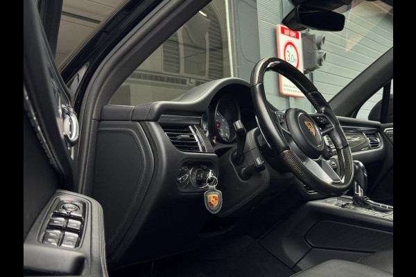 Porsche Macan 3.0 S / KERAMISCH / BURMESTER / 360 CAM / CARBON / 21 INCH / PANO / LUCHTVERING / TREKHAAK ELEKTR. / STOELVENT. !