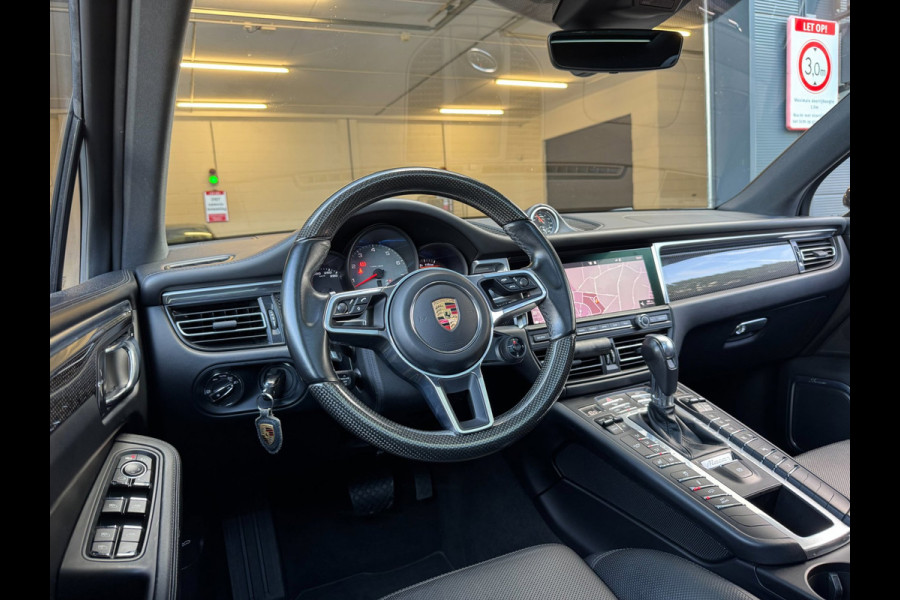 Porsche Macan 3.0 S / KERAMISCH / BURMESTER / 360 CAM / CARBON / 21 INCH / PANO / LUCHTVERING / TREKHAAK ELEKTR. / STOELVENT. !