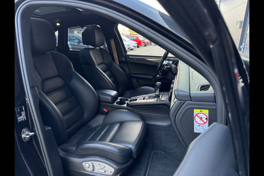 Porsche Macan 3.0 S / KERAMISCH / BURMESTER / 360 CAM / CARBON / 21 INCH / PANO / LUCHTVERING / TREKHAAK ELEKTR. / STOELVENT. !