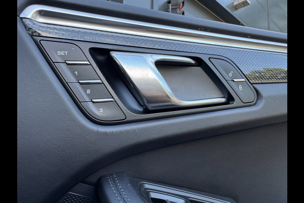 Porsche Macan 3.0 S / KERAMISCH / BURMESTER / 360 CAM / CARBON / 21 INCH / PANO / LUCHTVERING / TREKHAAK ELEKTR. / STOELVENT. !