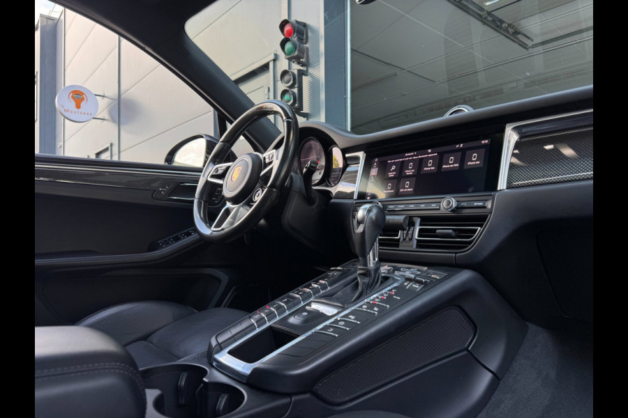 Porsche Macan 3.0 S / KERAMISCH / BURMESTER / 360 CAM / CARBON / 21 INCH / PANO / LUCHTVERING / TREKHAAK ELEKTR. / STOELVENT. !
