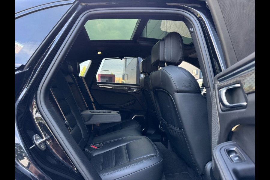 Porsche Macan 3.0 S / KERAMISCH / BURMESTER / 360 CAM / CARBON / 21 INCH / PANO / LUCHTVERING / TREKHAAK ELEKTR. / STOELVENT. !